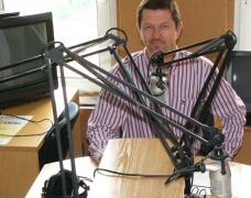 Erikos Straigytės nuotraukoje: vienintelę šalyje radijo laidą apie žiniasklaidą veda Vidmantas Valiušaitis